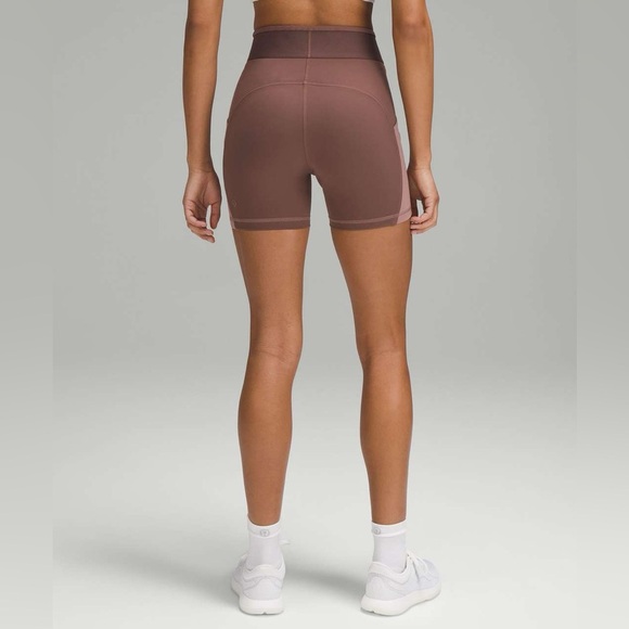C - Lululemon Logo Waistband Everlux Training Short 4" - Picture 1 of 6